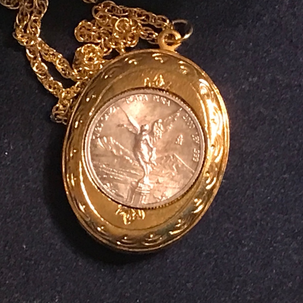 American Historic Society Mexican Libertad Coin Pendant Locket with COA